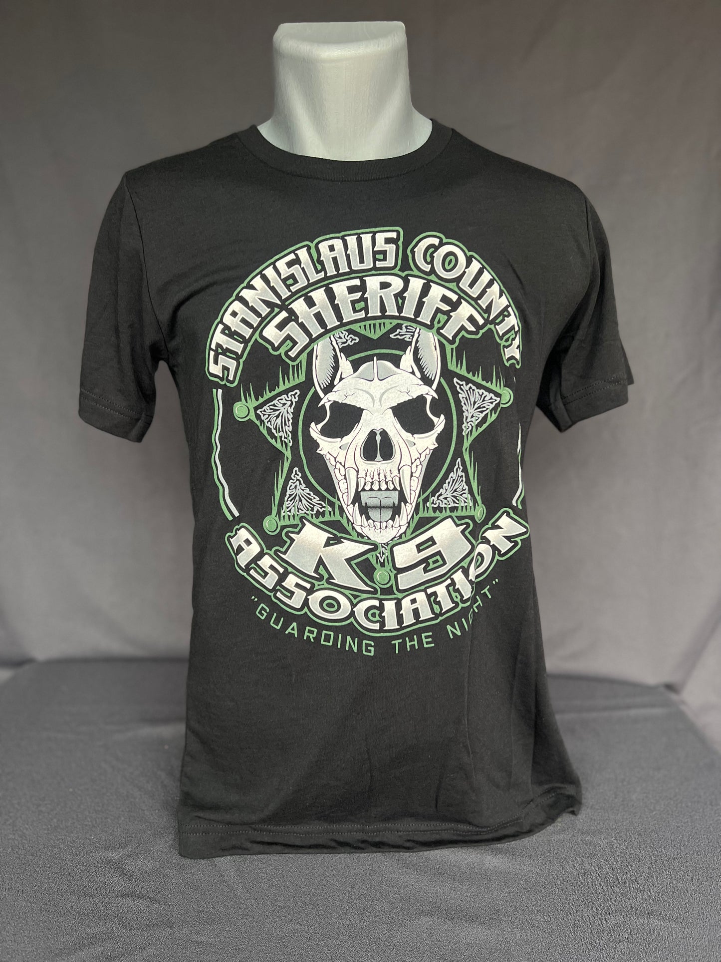 13 Crew Neck Green Skull Shirt on front